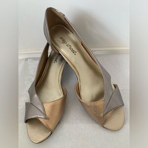 Easy Street Spry silver/gold heel, 1.75” height, size 9.5M, in original box.